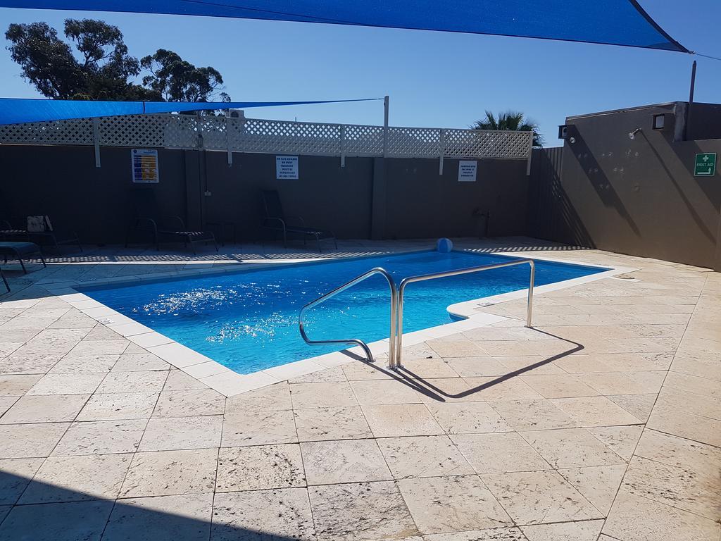 Mandurah Foreshore Motel Exterior photo